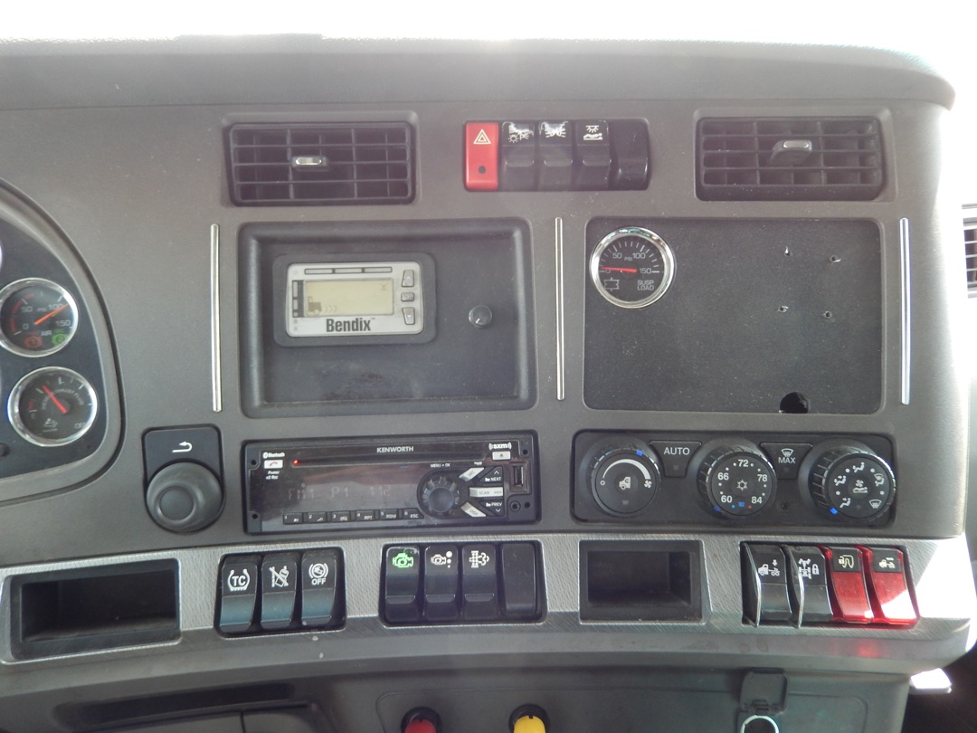 2017 KENWORTH T680 - Image 11